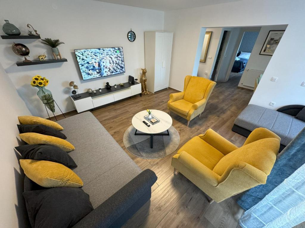 APOLLO - Center - Self check in - free parking, Osijek