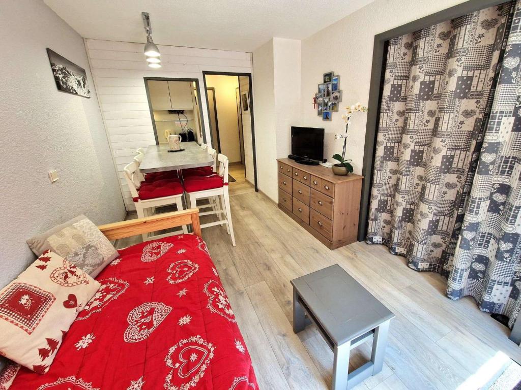 Appartement 2 pièces + cabine, 4-6 pers, 32m², Wi-Fi, Place des Bergers, Modane, proche pistes et commerces - FR-1-265-221 - 1