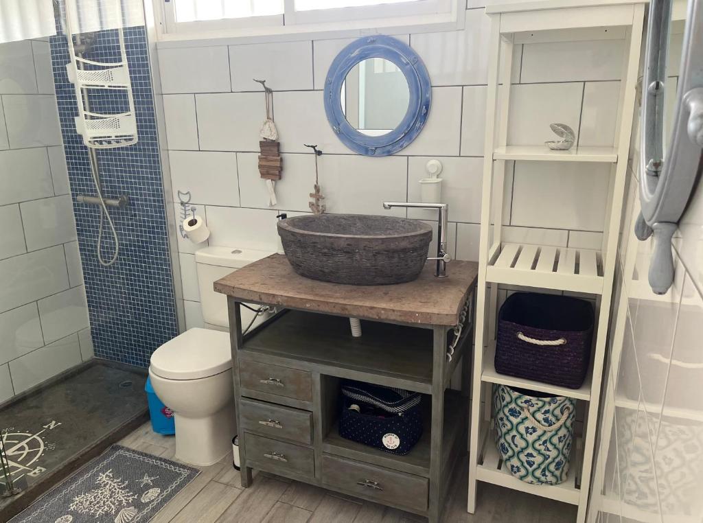 Sailors Nest, Callao Salvaje