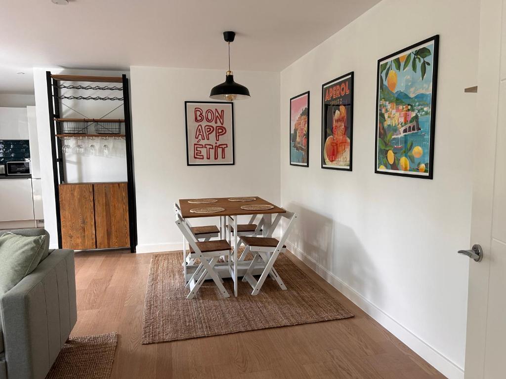 Cloud Serviced Properties - Lovely One Bed with Sofa bed - Bracknell, Bracknell