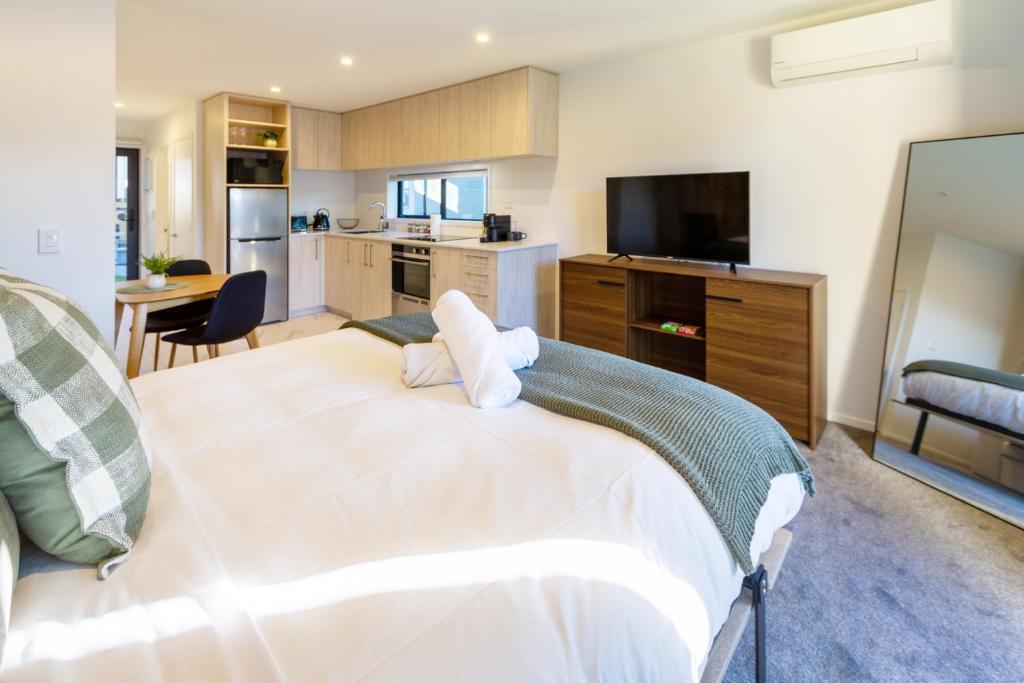 Single Level Studio Escape on Wilmer St - Central, Christchurch