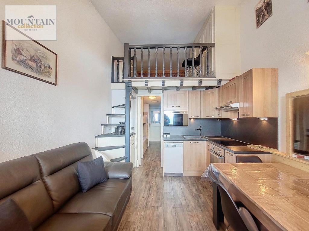 Studio rénové, lumineux avec balcon, près des pistes, parking inclus - 4