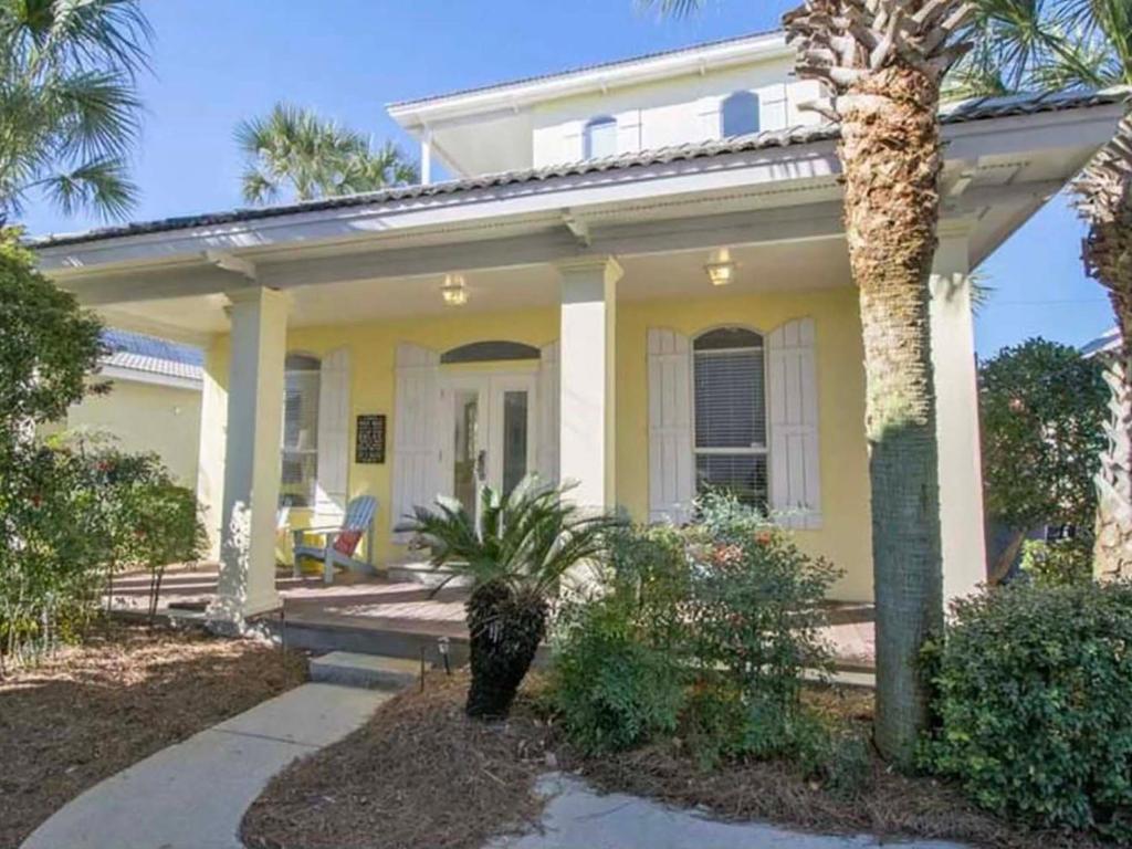 Changes In Latitude, Destin