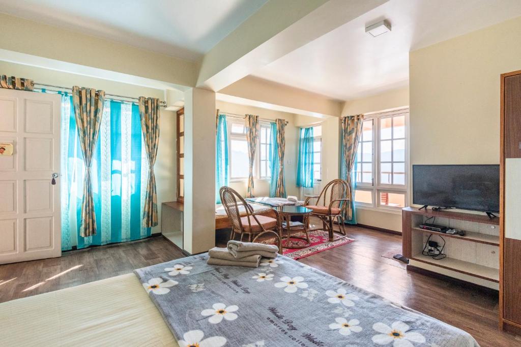 Little Singamari Home Stay