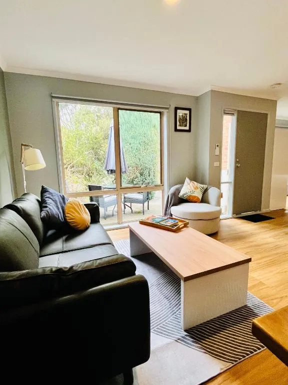 Marengo Beach Studios- Pet Friendly, hotel in Marengo