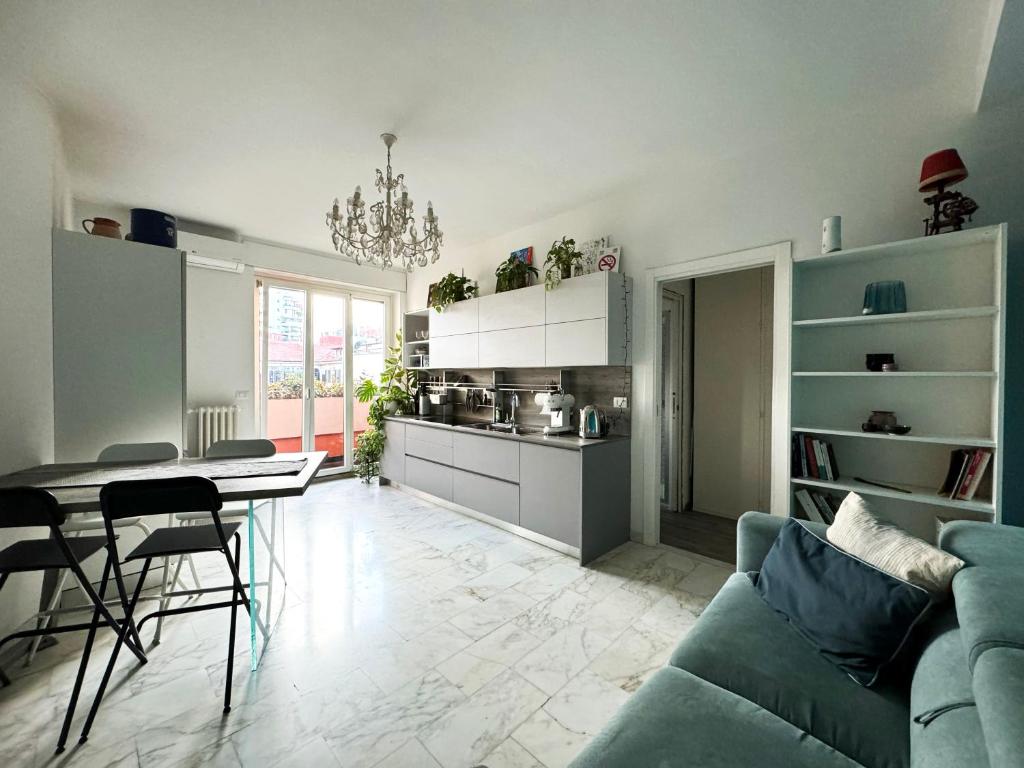 Lodi Nest - M3 Brenta Design flat with balcony - 10 min Duomo - 3