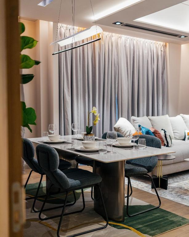 The Avery at Diamond in the City, Cantonments