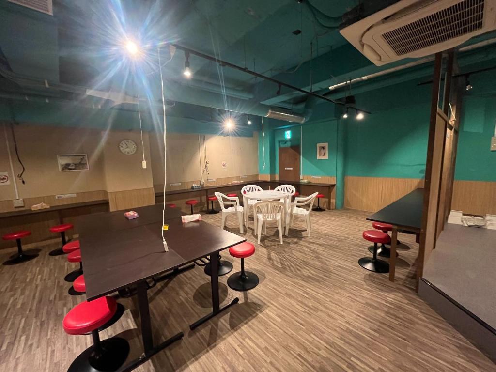 Shared lounge/TV area