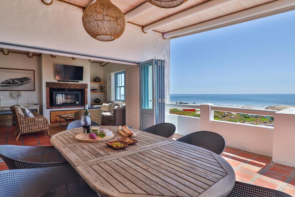 C'est la Vie, Paternoster