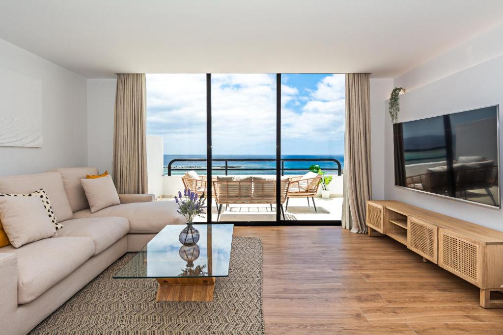 Luxury Ocean Views 2BR House - Private Parking - 1