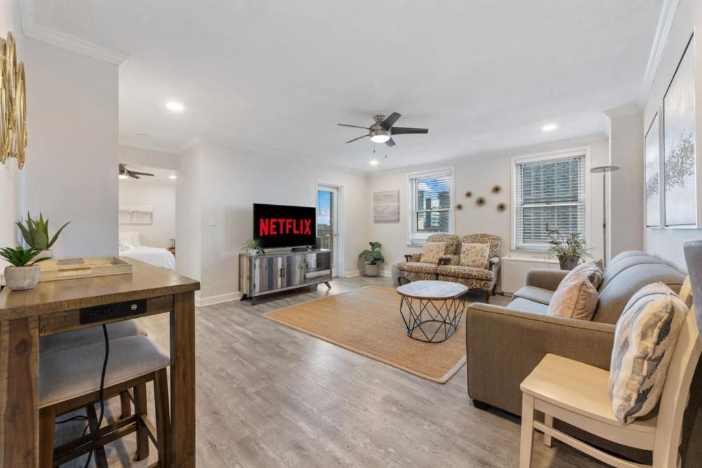 Terrace, Skyline View, Downtown, Restaurant and Bars, Atlanta