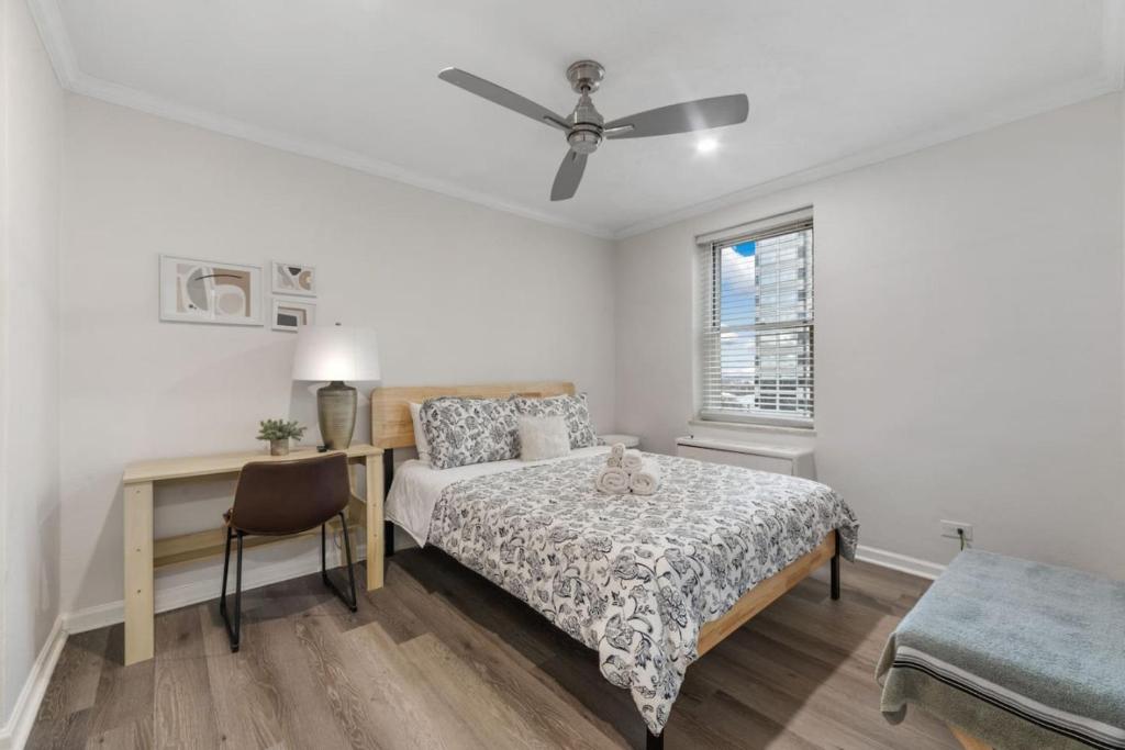 2 BR, Prime Location and City Views, Private Porch, Atlanta