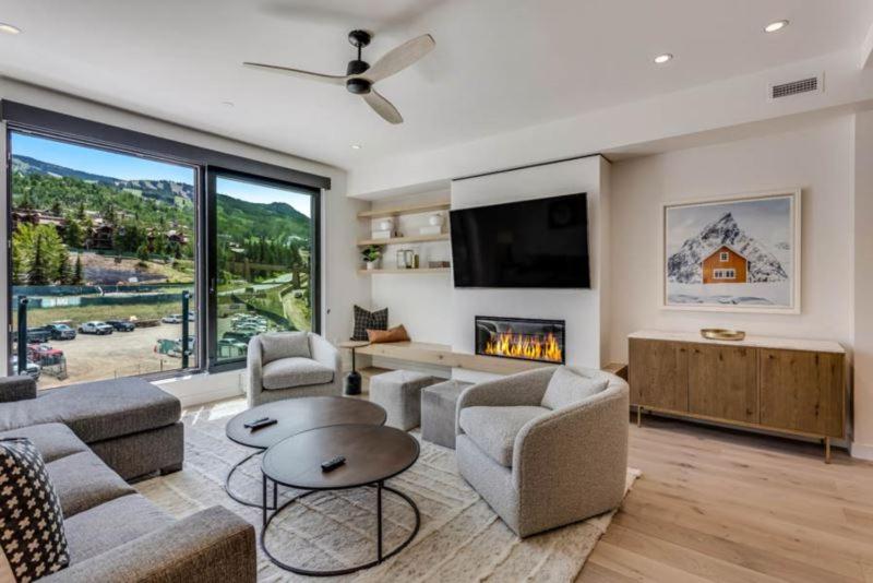 Electric Pass Lodge 403 by Snowmass Mountain Lodging, Snowmass