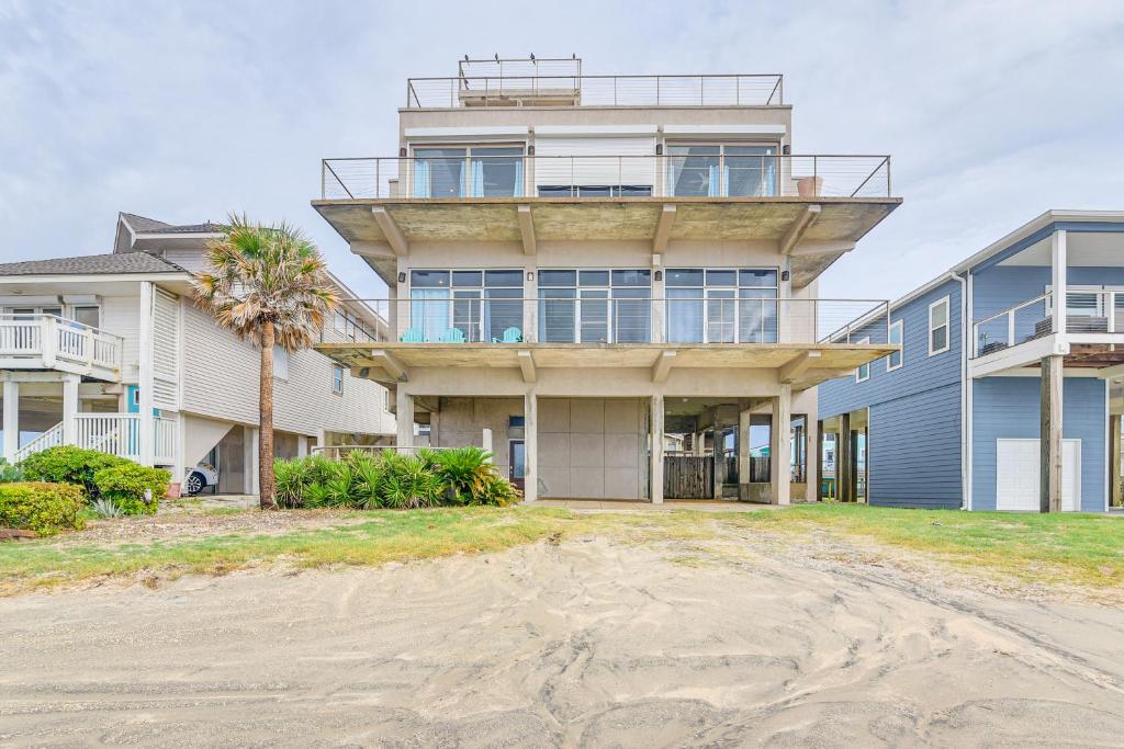 Steps to Bermuda Beach Oceanfront Home!, Galveston