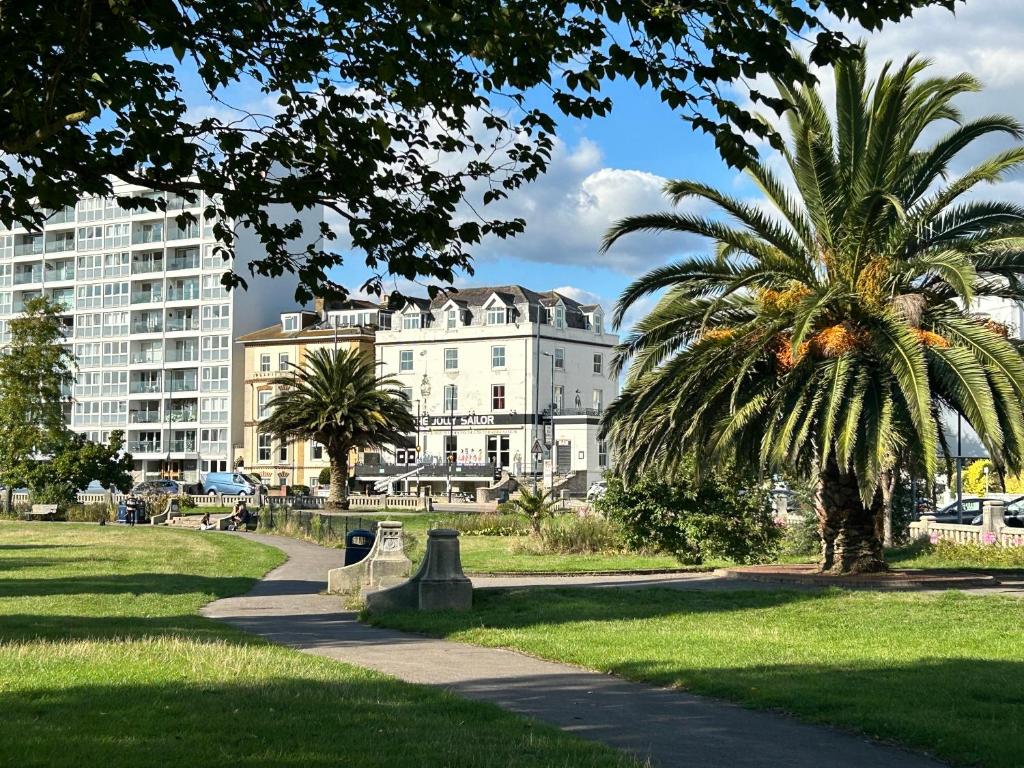 Clarence Quarters Self-Catering Guest House, Portsmouth