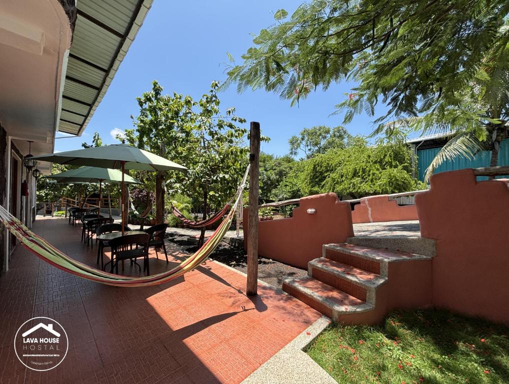 Lava House Hostal - 3