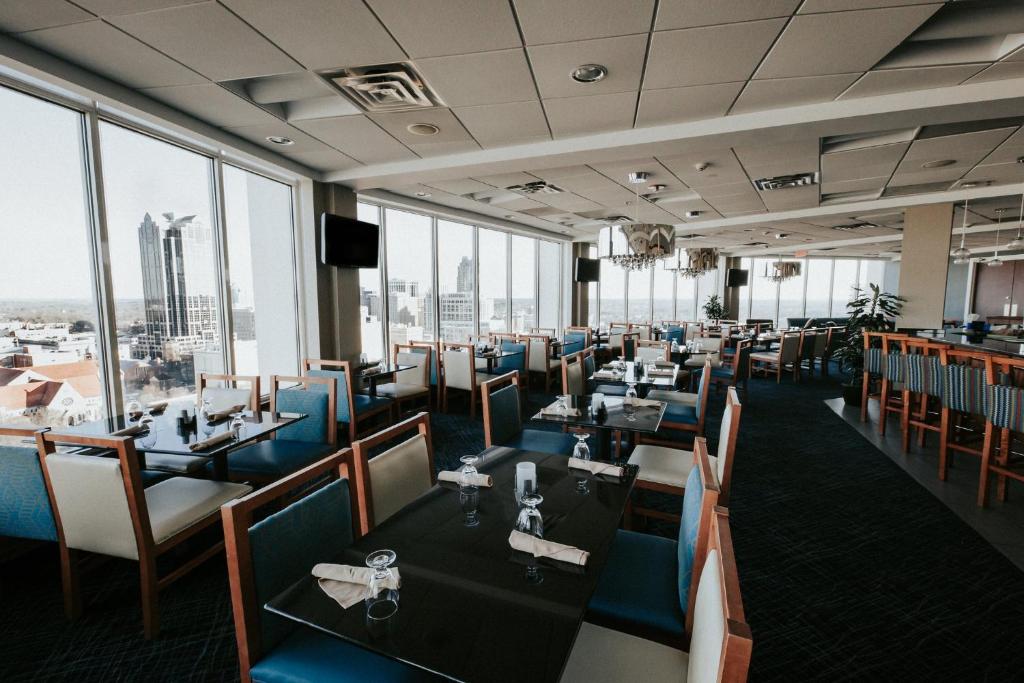 1. 홀리데이 인 롤..