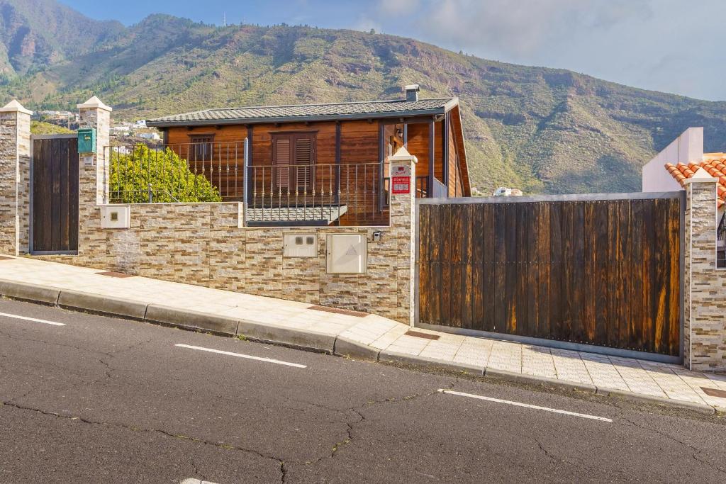 4BR Candelaria Wooden House -Pool, Views & Parking - 2
