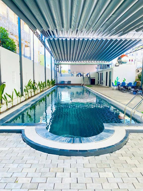 スイミングプール