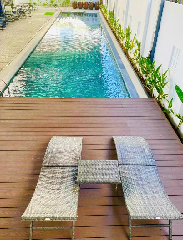 スイミングプール