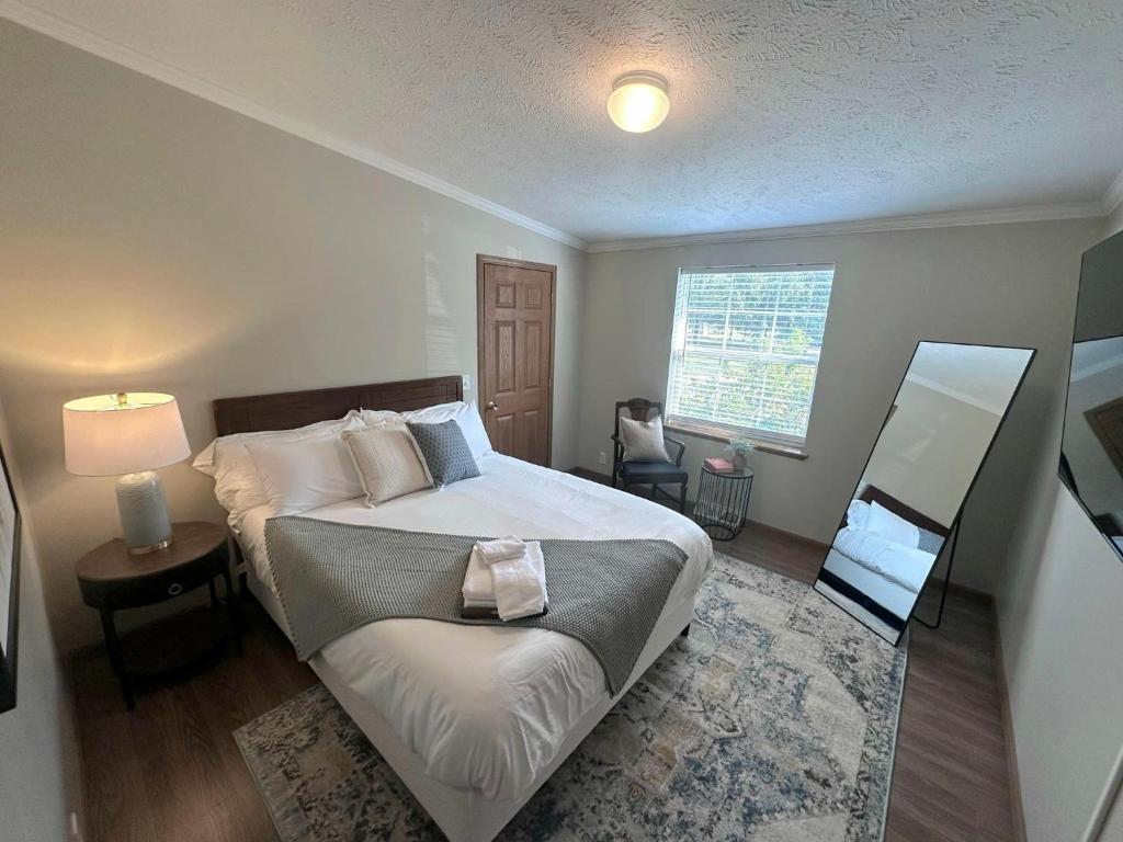 Plainview Vineyard Retreat Sleeps 8, Gillespie