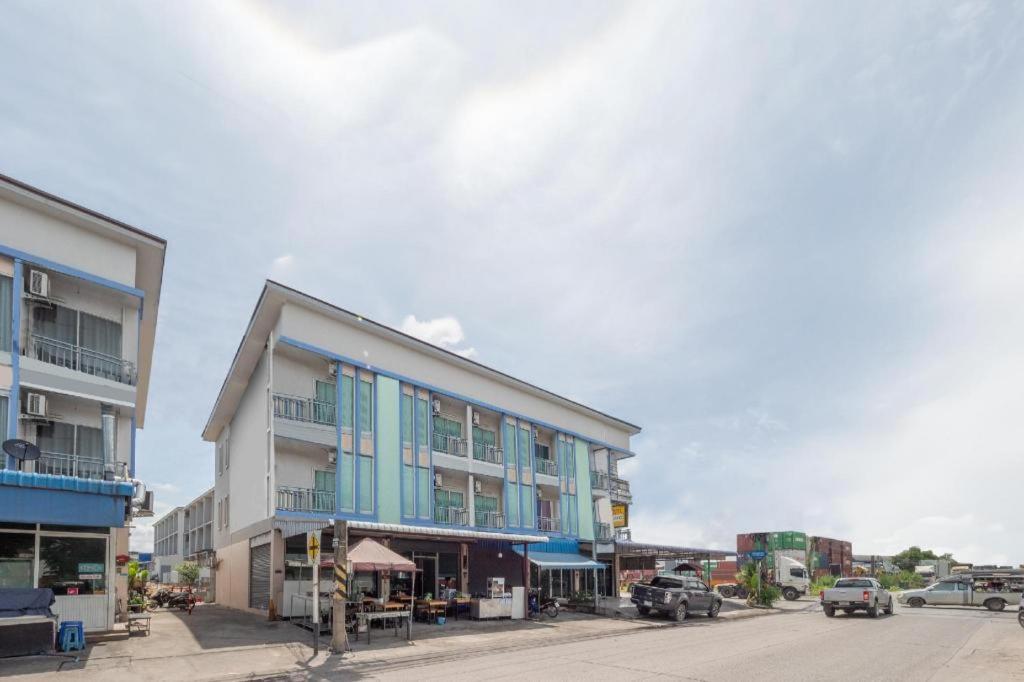 OYO 1119 Sasiprapa Apartment, Si Racha