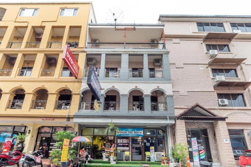 OYO 75327 Diyana Residence, Pattaya South