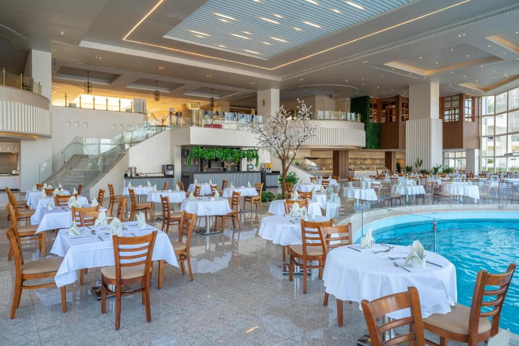 Restaurant, Aurora Oriental Resort in Sharm El Sheikh