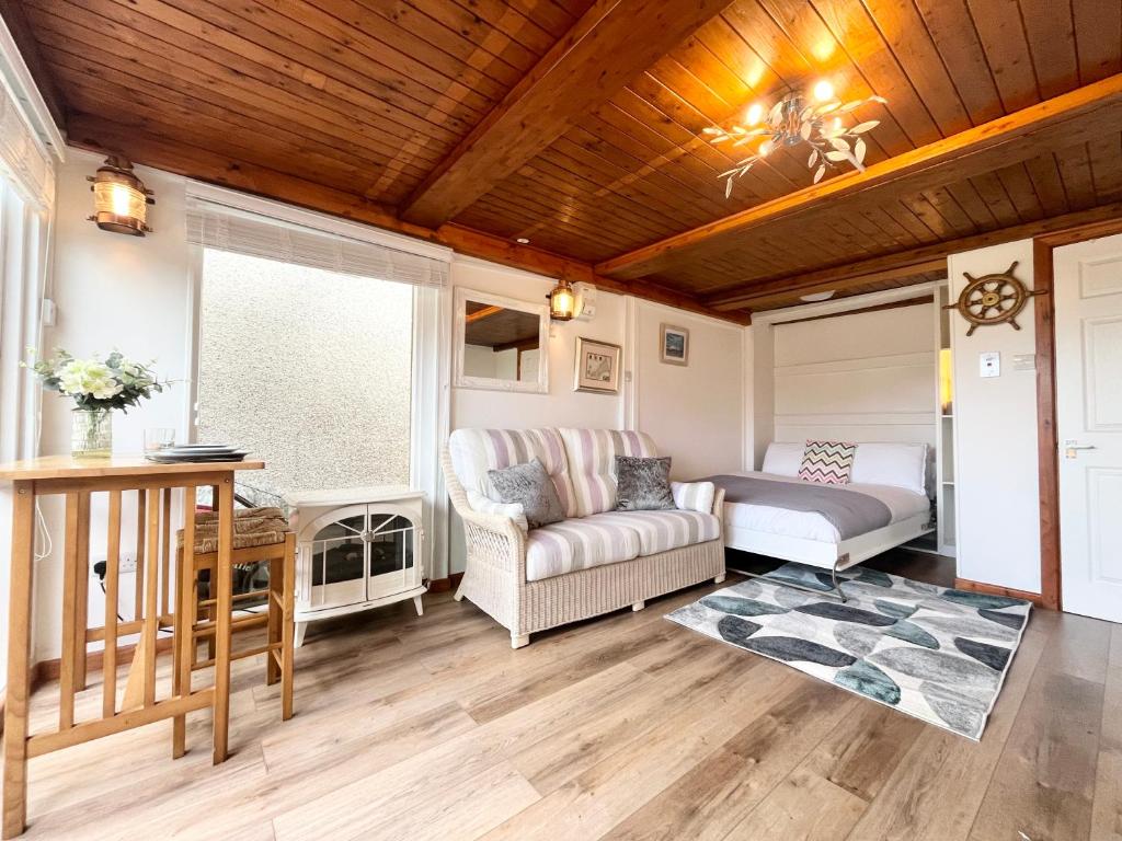 Little Penkernick- Newlyn with parking, Newlyn