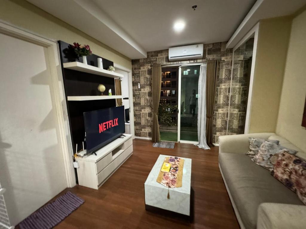 Comfy & Modern 1BR At Central, Jakarta