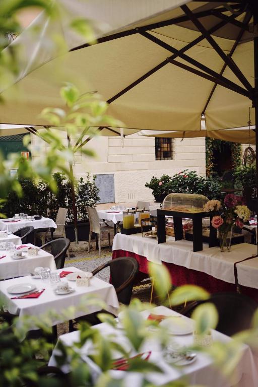 Food and beverages, Hotel Torcolo "Residenze del Cuore" in Verona