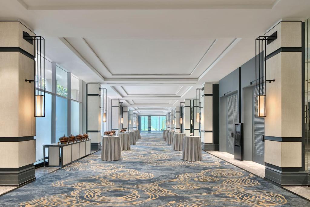 ザ・ウェスティン・ムンバイ・ポワイ・レイク (The Westin Mumbai Powai Lake) 会議室