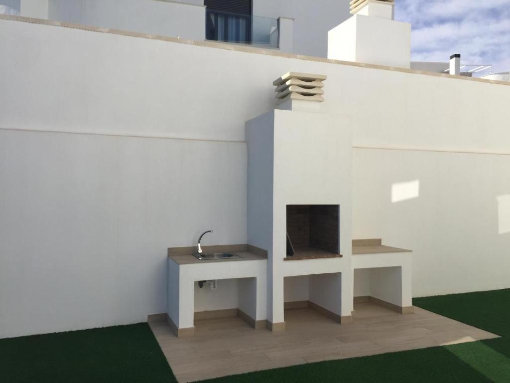 PANORAMISCH modern vakantiehuis in Finestrat bij Benidorm met 3 slaapkamers, gelegen op de 1ste lijn met privézwembad en omheinde privétuin, zicht op zee, de bergen met 'Kilómetro Vertical del Puig Campana' en op de skyline van Benidorm City en Finestrat - 2