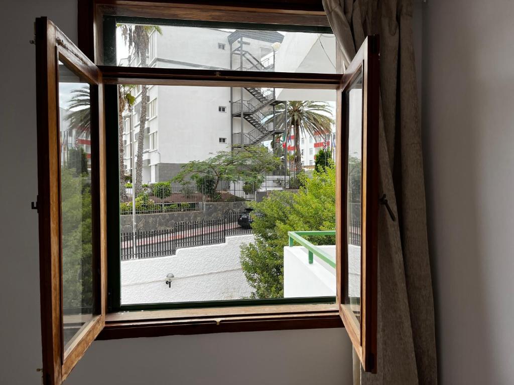 Coastal Apartment 5 Min from Playa del Inglés Pool & Quiet Complex - 4