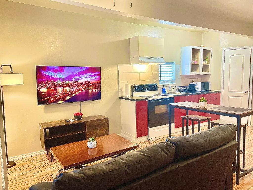 Delightful Location In Midtown!, Houston