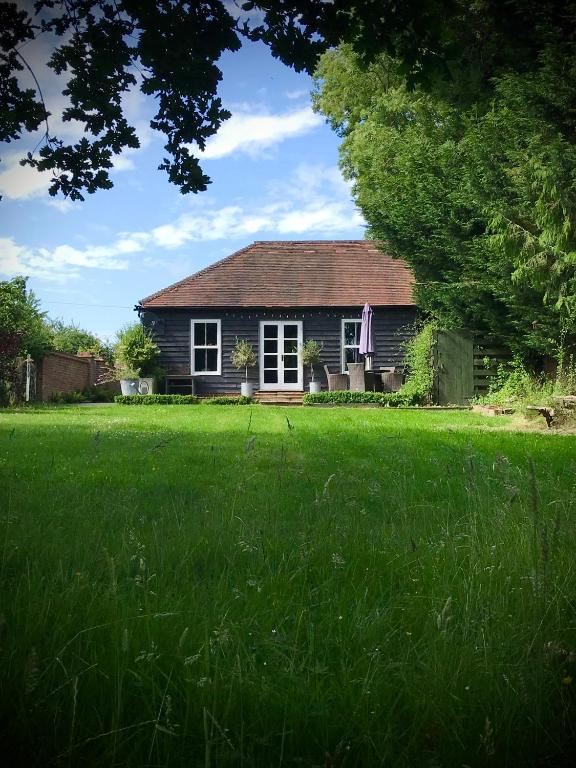 Sissinghurst Stables, Cranbrook