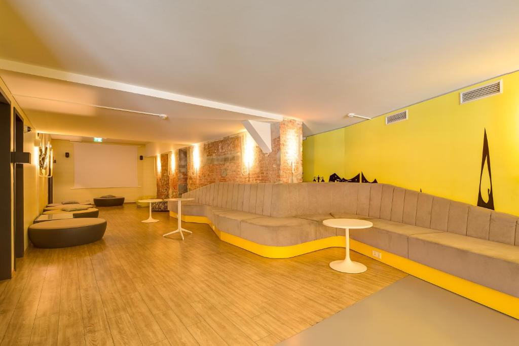 Shared lounge/TV area