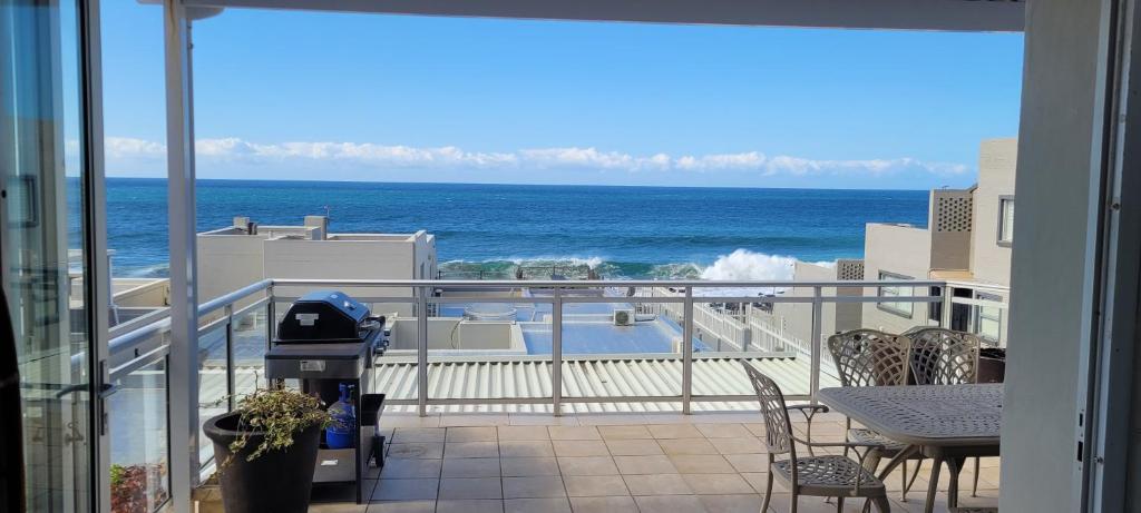 Sunseaker- Beachfront complex with Inverter, Ballito
