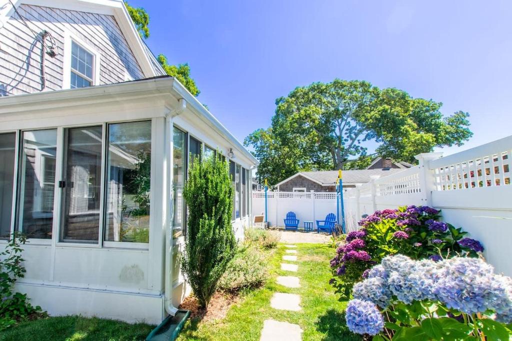 2 Min Walk to the Ocean Central A C, Harwich