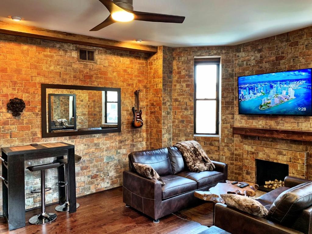 The Picasso on Lincoln Park, Chicago