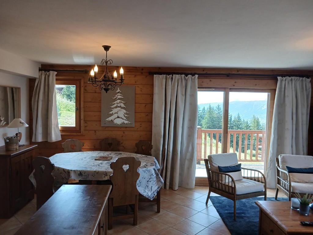 Spacieux 4 pièces au ski, 3 chambres, accès piscine - FR-1-411-948 - 2