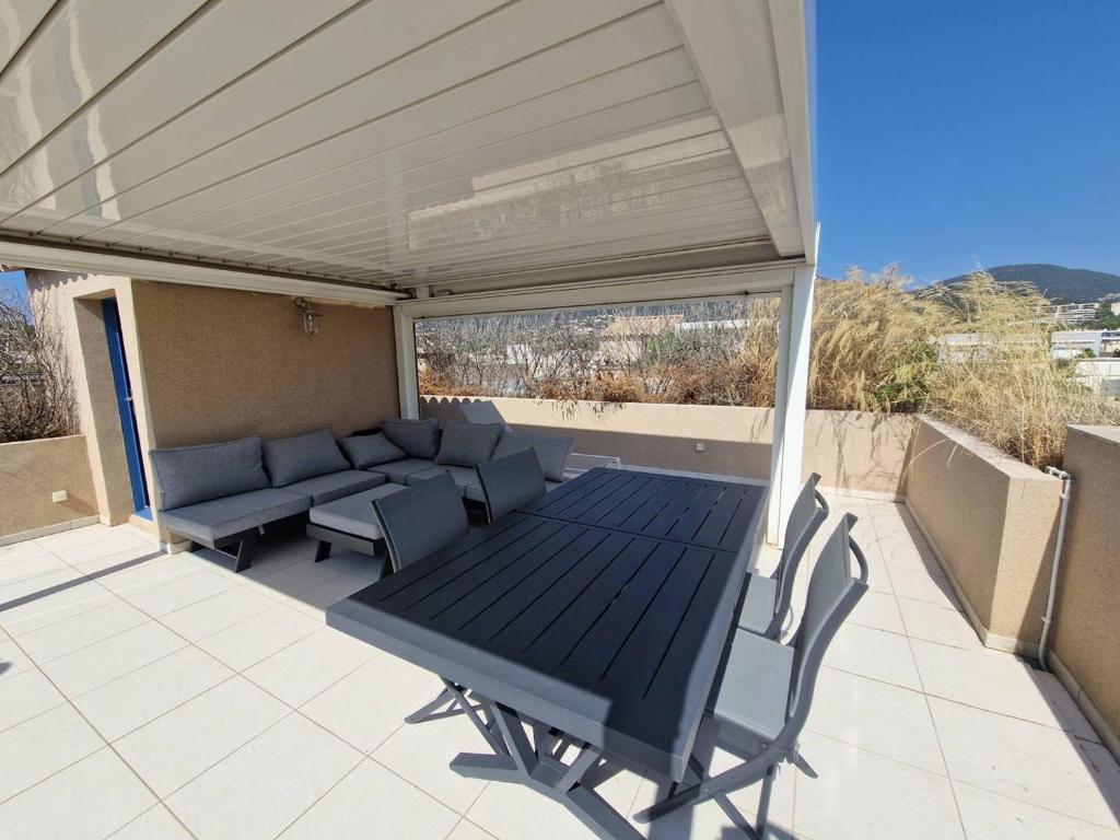 Charmant appart climatisé 2 chambres avec terrasse et cuisine équipée - FR-1-100-344 - 2