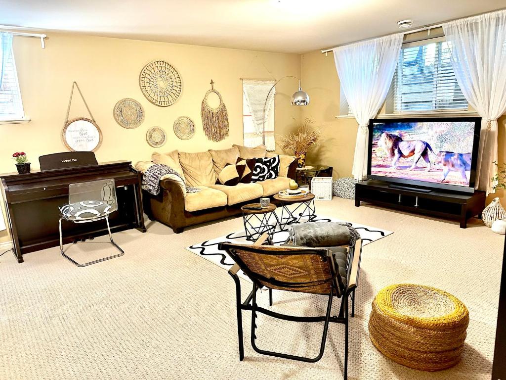 Scorpion Hiuse Langley - Semi-basement Suite, Langley