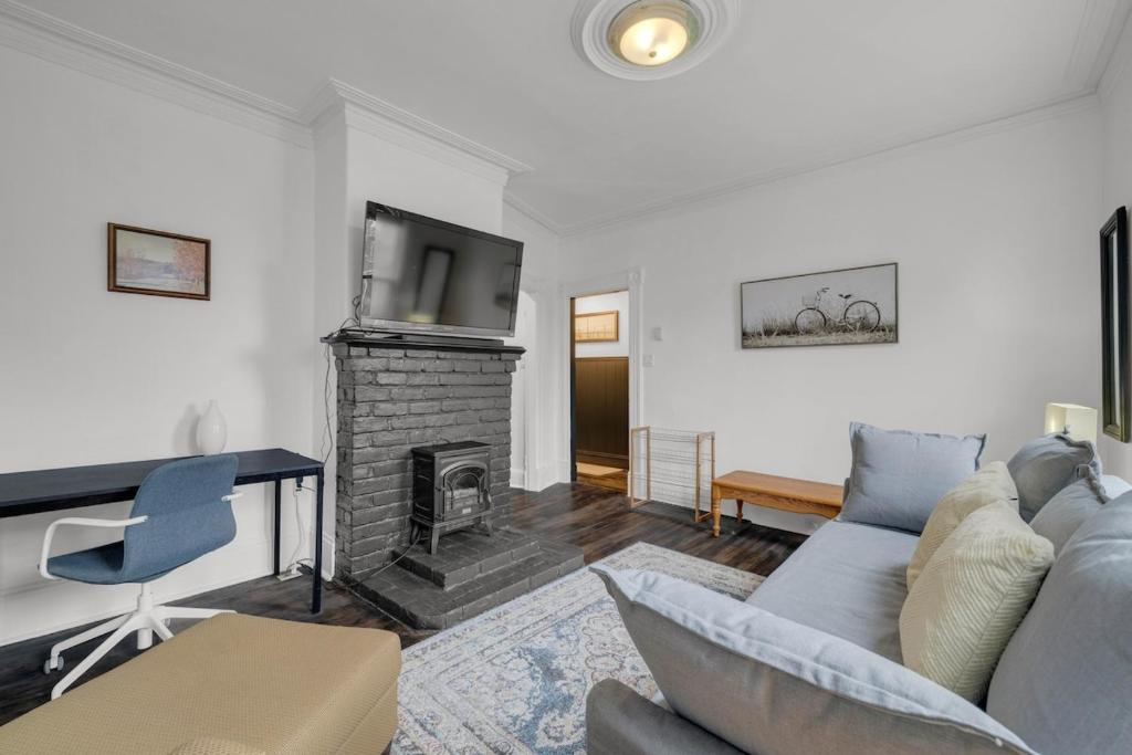 The Hilltop, Saint John