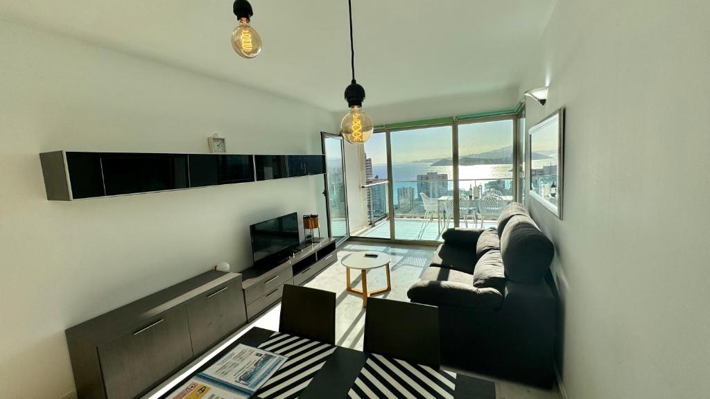 Highrise apartment with stunning views from private balcony 85, Benidorm