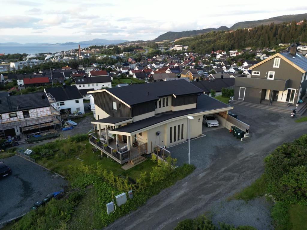 New and trendy home with fjord view, Ranheim