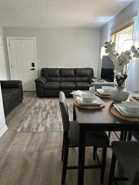 MDKD Private Place, Decatur