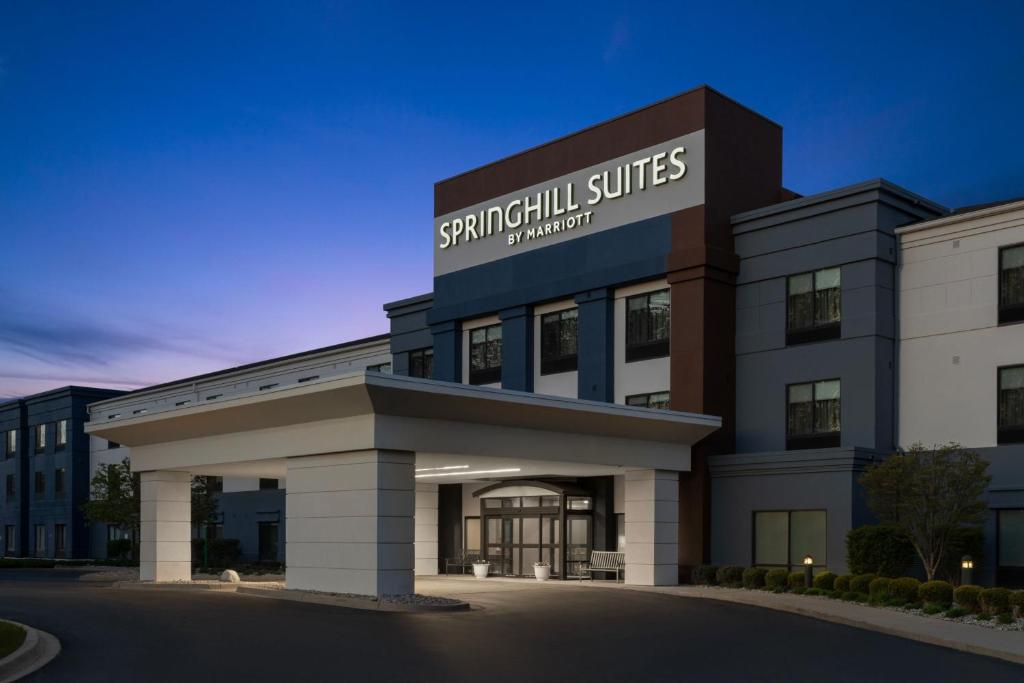 SpringHill Suites by Marriott Grand Rapids Airport Southeast, Cascade