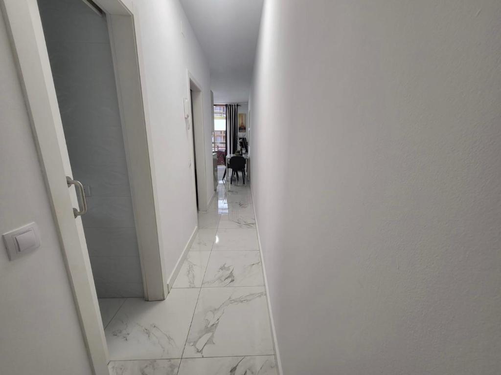 New 2 Bedrooms Gold flat at Las Canteras beach with balcony and Free Parking - 3
