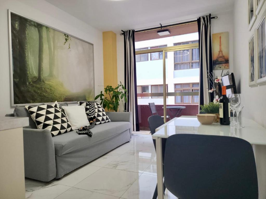 New 2 Bedrooms Gold flat at Las Canteras beach with balcony and Free Parking - 5